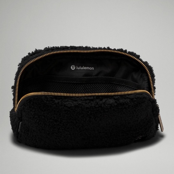 Lululemon Sherpa Everywhere Belt Bag 1L - Picture 3 of 5